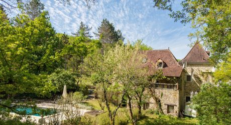 Secteur Gourdon - Maison de charme en pierre au calme avec piscine sur 1790 m² boisés