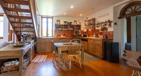 Secteur Gourdon - Maison de charme en pierre au calme avec piscine sur 1790 m² boisés