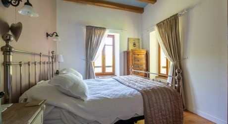 Secteur Gourdon - Maison de charme en pierre au calme avec piscine sur 1790 m² boisés