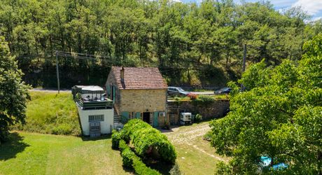 Exclusivité Secteur Gourdon - Agréable Maison bien entretenue sur 1795 m2  avec terrasse et vue sur lac