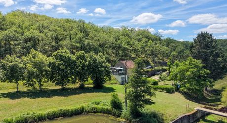 Exclusivité Secteur Gourdon - Agréable Maison bien entretenue sur 1795 m2  avec terrasse et vue sur lac