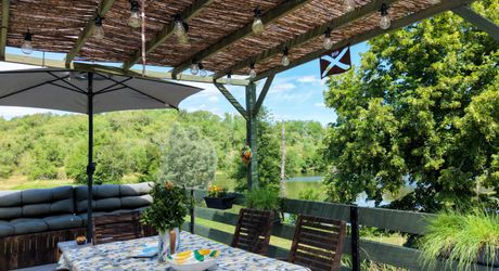 Exclusivité Secteur Gourdon - Agréable Maison bien entretenue sur 1795 m2  avec terrasse et vue sur lac