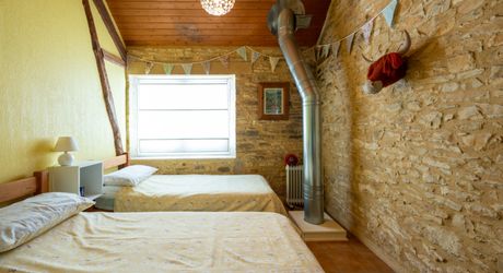 Exclusivité Secteur Gourdon - Agréable Maison bien entretenue sur 1795 m2  avec terrasse et vue sur lac