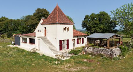 EXCLUSIVITE - Secteur GOURDON - Maison atypique dans un environnement privilégié avec vue imprenanble sur 1ha2 boisés 