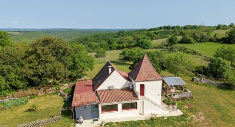 EXCLUSIVITE - Secteur GOURDON - Maison atypique dans un environnement privilégié avec vue imprenanble sur 1ha2 boisés 