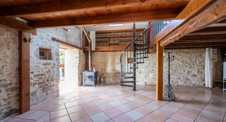 EXCLUSIVITE - Secteur GOURDON - Maison atypique dans un environnement privilégié avec vue imprenanble sur 1ha2 boisés 