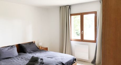 Exclusivité - Secteur Sarlat - Maison de plain pied avec piscine sur 1500 m2 arborés 