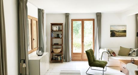 Exclusivité - Secteur Sarlat - Maison de plain pied avec piscine sur 1500 m2 arborés 