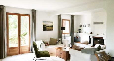 Exclusivité - Secteur Sarlat - Maison de plain pied avec piscine sur 1500 m2 arborés 