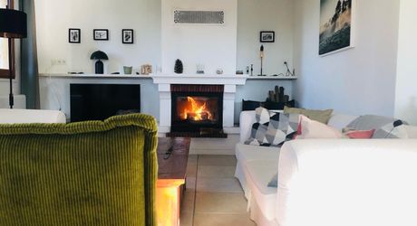 Exclusivité - Secteur Sarlat - Maison de plain pied avec piscine sur 1500 m2 arborés 