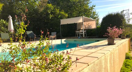 Exclusivité - Secteur Sarlat - Maison de plain pied avec piscine sur 1500 m2 arborés 