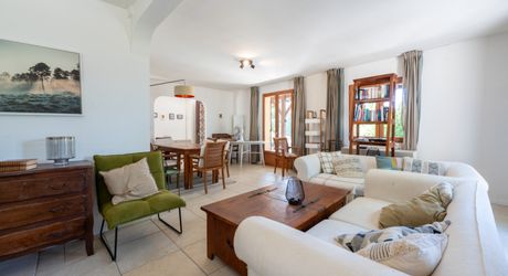 Exclusivité - Secteur Sarlat - Maison de plain pied avec piscine sur 1500 m2 arborés 