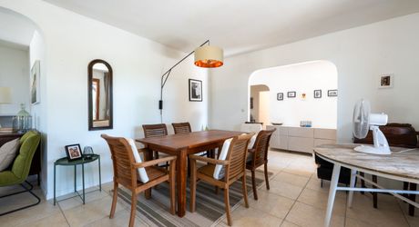 Exclusivité - Secteur Sarlat - Maison de plain pied avec piscine sur 1500 m2 arborés 