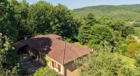 EXCLUSIVITE Secteur Souillac - Au calme et avec vue, spacieuse Maison 4 chambres sur 5 491 m² boisés