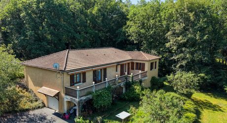 EXCLUSIVITE Secteur Souillac - Au calme et avec vue, spacieuse Maison 4 chambres sur 5 491 m² boisés