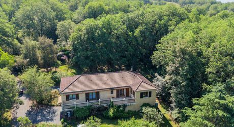EXCLUSIVITE Secteur Souillac - Au calme et avec vue, spacieuse Maison 4 chambres sur 5 491 m² boisés