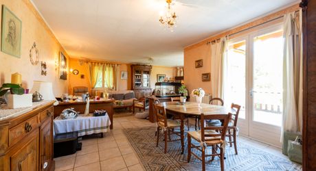 EXCLUSIVITE Secteur Souillac - Au calme et avec vue, spacieuse Maison 4 chambres sur 5 491 m² boisés