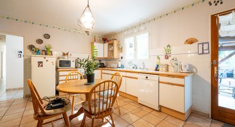 EXCLUSIVITE Secteur Souillac - Au calme et avec vue, spacieuse Maison 4 chambres sur 5 491 m² boisés
