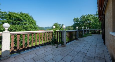 EXCLUSIVITE Secteur Souillac - Au calme et avec vue, spacieuse Maison 4 chambres sur 5 491 m² boisés