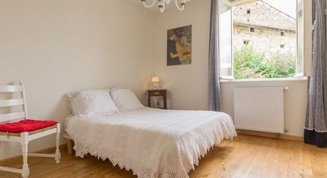 Secteur GOURDON - Ravissante Maison en pierre restaurée avec jardin arboré et piscine 