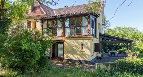 SECTEUR COEUR DE CAUSSE - Spacieuse Demeure, maison d'amis et grande dépendance sur 4000 m² arborés avec piscine