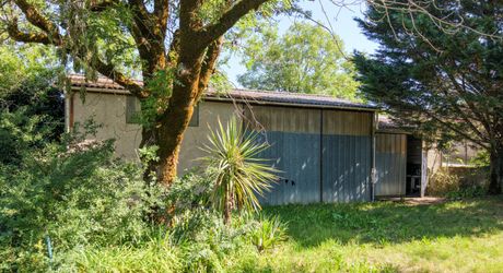 SECTEUR COEUR DE CAUSSE - Spacieuse Demeure, maison d'amis et grande dépendance sur 4000 m² arborés avec piscine