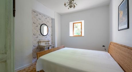 SECTEUR COEUR DE CAUSSE - Spacieuse Demeure, maison d'amis et grande dépendance sur 4000 m² arborés avec piscine