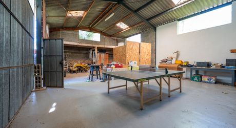SECTEUR COEUR DE CAUSSE - Spacieuse Demeure, maison d'amis et grande dépendance sur 4000 m² arborés avec piscine