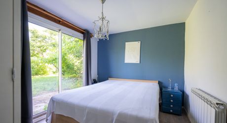 SECTEUR COEUR DE CAUSSE - Spacieuse Demeure, maison d'amis et grande dépendance sur 4000 m² arborés avec piscine