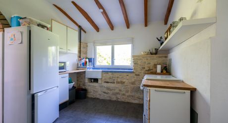 SECTEUR COEUR DE CAUSSE - Spacieuse Demeure, maison d'amis et grande dépendance sur 4000 m² arborés avec piscine