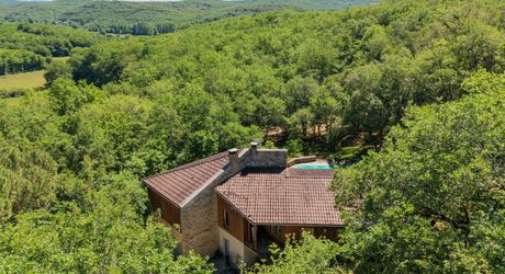 SECTEUR GOURDON - Au calme, Spacieuse Maison contemporaine avec piscine sur 1ha boisé