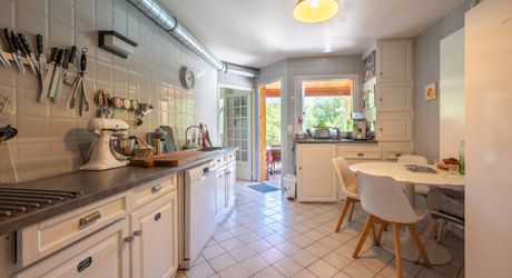 SECTEUR GOURDON - Au calme, Spacieuse Maison contemporaine avec piscine sur 1ha boisé