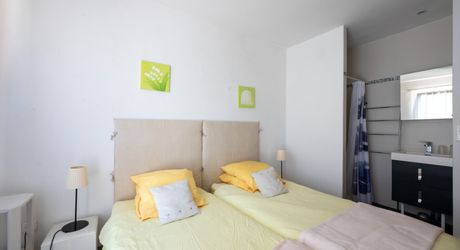 SECTEUR GOURDON - Au calme, Spacieuse Maison contemporaine avec piscine sur 1ha boisé