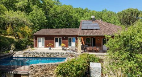 SECTEUR GOURDON - Au calme, Spacieuse Maison contemporaine avec piscine sur 1ha boisé