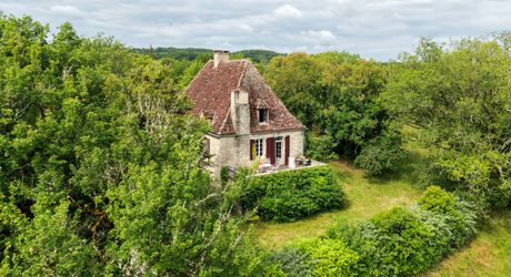 SECTEUR GOURDON - Charme et authenticité pour cet Ensemble en pierre sur 2ha60 avec vue panoramique