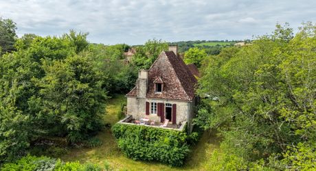 SECTEUR GOURDON - Charme et authenticité pour cet Ensemble en pierre sur 2ha60 avec vue panoramique