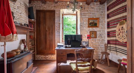 SECTEUR GOURDON - Charme et authenticité pour cet Ensemble en pierre sur 2ha60 avec vue panoramique