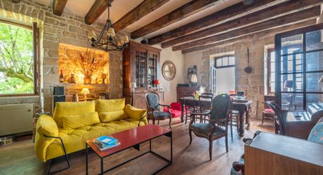 SECTEUR GOURDON - Charme et authenticité pour cet Ensemble en pierre sur 2ha60 avec vue panoramique