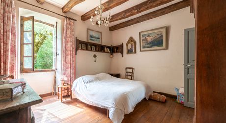 SECTEUR GOURDON - Charme et authenticité pour cet Ensemble en pierre sur 2ha60 avec vue panoramique
