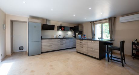 EXCLUSIVITE - SECTEUR CAZALS - Charme et authenticité pour cette Propriété de caractère restaurée sur 2251 m² arborés avec piscine