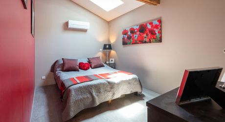 EXCLUSIVITE - SECTEUR CAZALS - Charme et authenticité pour cette Propriété de caractère restaurée sur 2251 m² arborés avec piscine