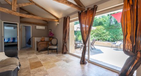 EXCLUSIVITE - SECTEUR CAZALS - Charme et authenticité pour cette Propriété de caractère restaurée sur 2251 m² arborés avec piscine