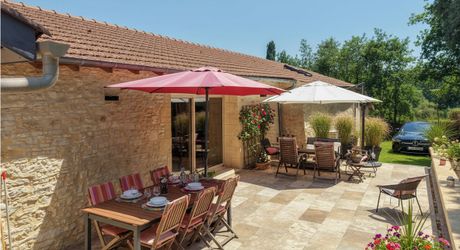 EXCLUSIVITE - SECTEUR CAZALS - Charme et authenticité pour cette Propriété de caractère restaurée sur 2251 m² arborés avec piscine