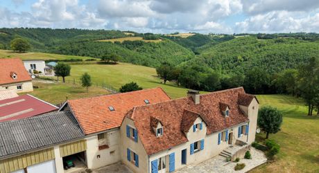 Secteur Coeur de causse - Belle vue pour cette Grande Maison ancienne rénovée sur 5000 m²