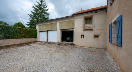 Secteur Coeur de causse - Belle vue pour cette Grande Maison ancienne rénovée sur 5000 m²