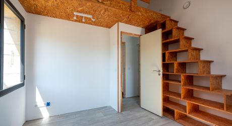 EXCLUSIVITE SECTEUR GOURDON - Enclos en pierre comprenant maison, dépendances et piscine sur 2115 m² proche commerces
