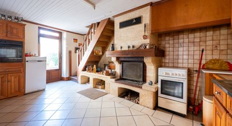 EXCLUSIVITE - Secteur CAZALS - Maison en pierre, dépendances, garage avec grand jardin 