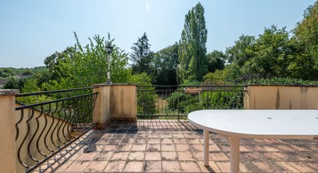 EXCLUSIVITE - Secteur CAZALS - Maison en pierre, dépendances, garage avec grand jardin 