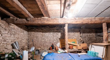 EXCLUSIVITE - Secteur CAZALS - Maison en pierre, dépendances, garage avec grand jardin 