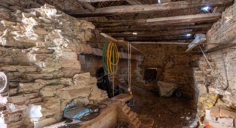 EXCLUSIVITE - Secteur CAZALS - Maison en pierre, dépendances, garage avec grand jardin 